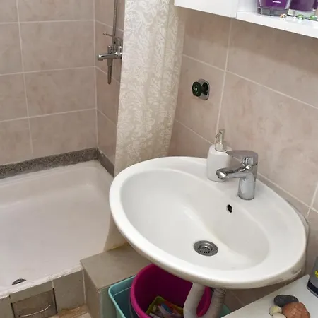 Eva - Studio 자다르